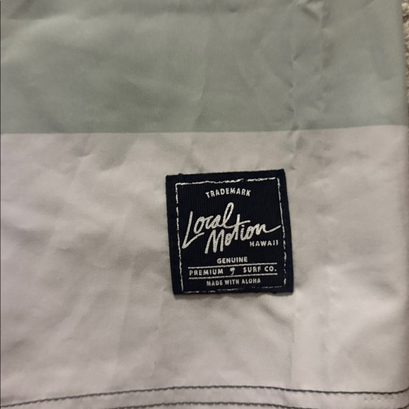 Local Motion Hawaii board Short - Picture 2 of 8